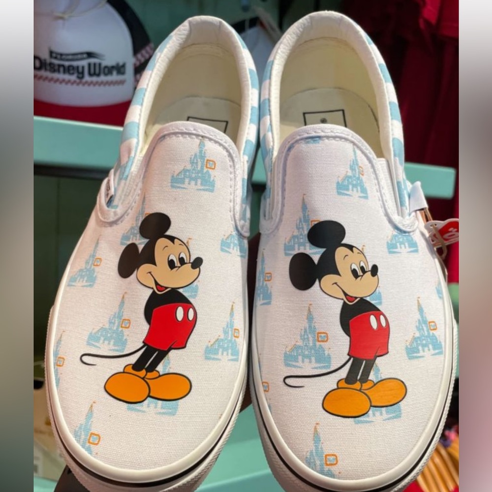 Brand new. Men’s Walt Disney 50th x Vans size 11 men